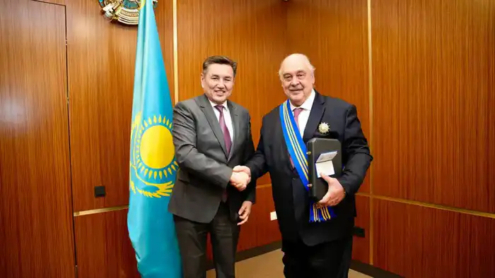 Председатель совета директоров УК ТМК награждён орденом «Барыс» I степени (4)