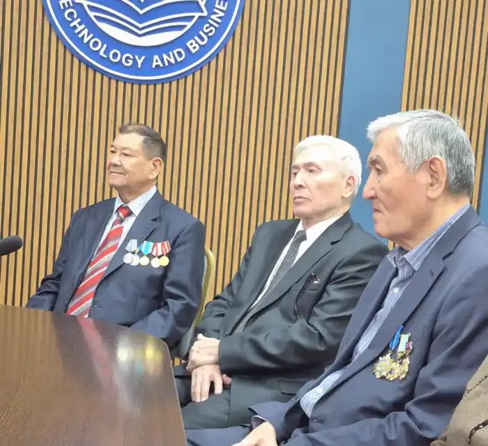 «Таза Қазақстан»: столичные ветераны поделились опытом с молодежью в сохранении природы (3)