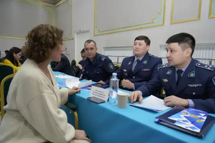 «Закон и порядок»: акцию «Народный юрист» организовали для жителей столицы (10)