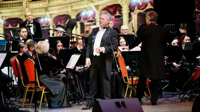 В ВКО состоялся концерт Заслуженного артиста РК Вячеслава Ткача (4)