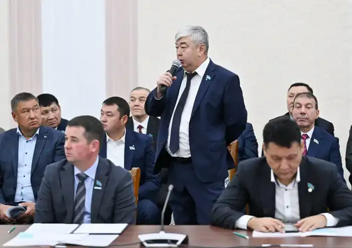 Аким СКО отчитался перед депутатами (7)