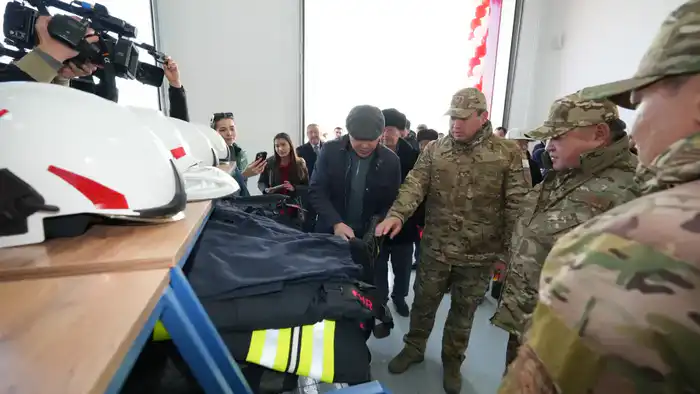 Глава МЧС дал старт работе первого в Казахстане универсального комплекса пожарных, медиков и полиции (10)