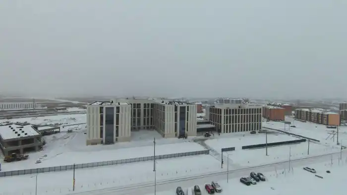 В Косшы завершается строительство поликлиники на 1000 посещений в сутки (9)