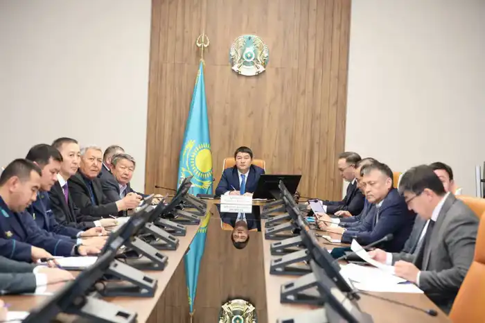 В акимате области рассмотрели ход отопительного сезона (8)