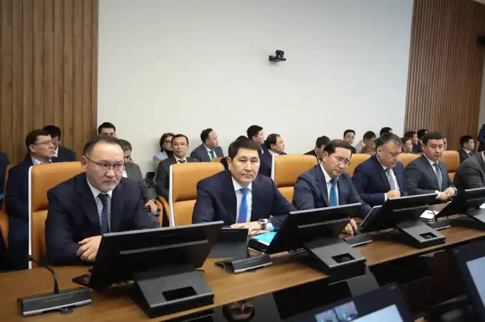 В акимате области рассмотрели ход отопительного сезона (3)