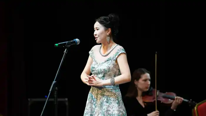 В ВКО состоялся концерт Заслуженного артиста РК Вячеслава Ткача (9)