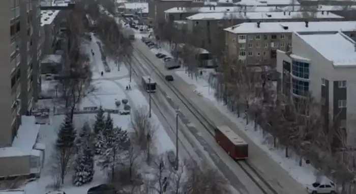 Аким ВКО проверил очистку улиц Усть-Каменогорска от снега и работу транспорта (9)