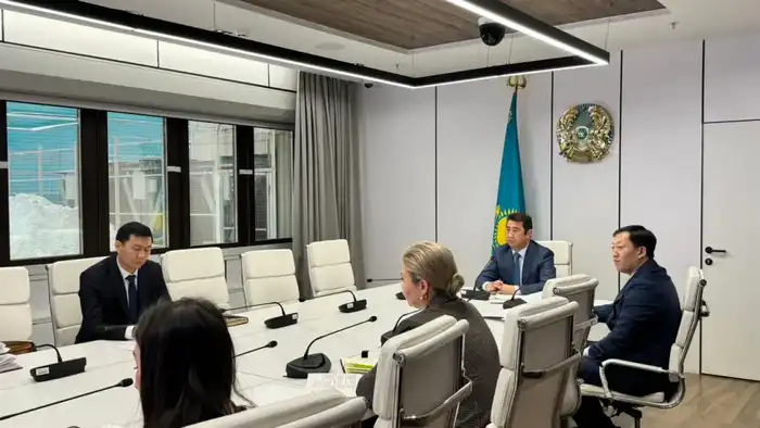 Айдарбек Сапаров провел личный прием граждан (5)