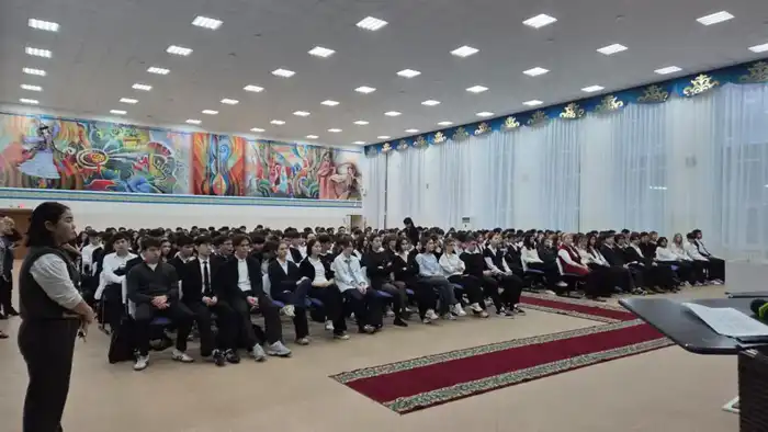 Столичным школьникам рассказали о защите от дипфейков, дропперов и мошеннических схем (4)