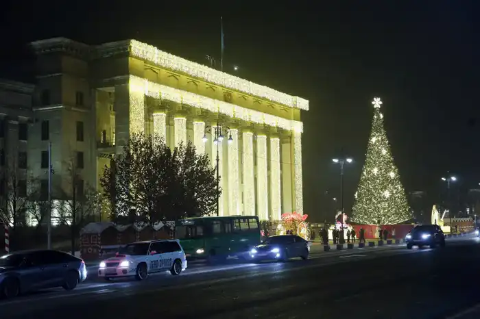 Алматы по-настоящему преобразился в преддверии новогодних праздников (2)