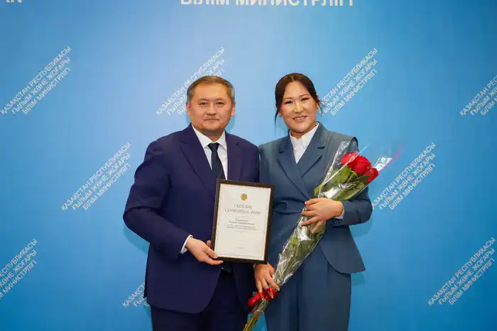 ИСПОЛНЕНИЕ ПОРУЧЕНИЯ ПРЕЗИДЕНТА: В АСТАНЕ МОЛОДЫМ УЧЕНЫМ ВРУЧИЛИ СЕРТИФИКАТЫ НА КВАРТИРЫ (9)