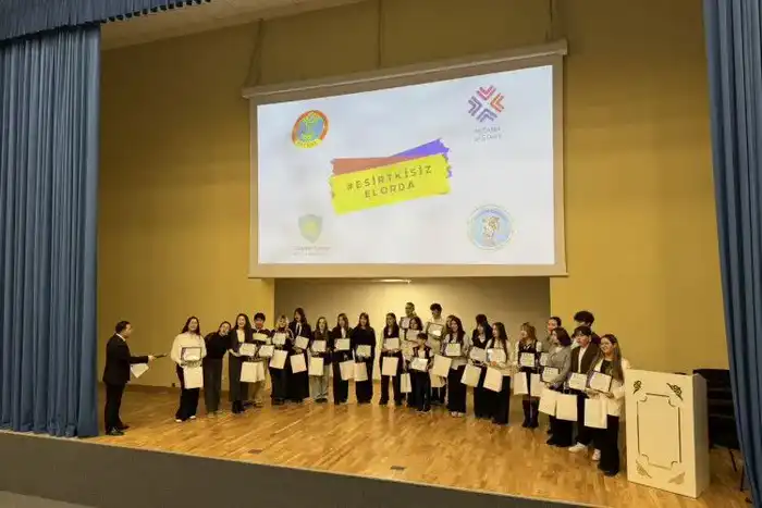 В Астане прошел конкурс среди молодежи Esirtkisiz Elorda (2)