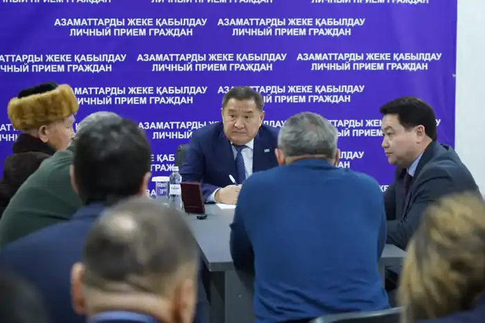 Аким Акмолинской области Марат Ахметжанов провел встречу с жителями Коргалжынского района (2)