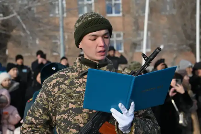 Шестьсот солдат в Конаевском и Усть-Каменогорском гарнизонах привели к Военной присяге (3)