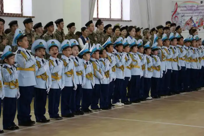 Полицейский класс "Жас сақшы" открылся в школе имени Бауыржана Момышулы в Актобе (2)