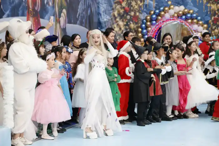 Полный чудес Новый год: в Жетісу на Президентской елке детей порадовал искусственный интеллект (2)