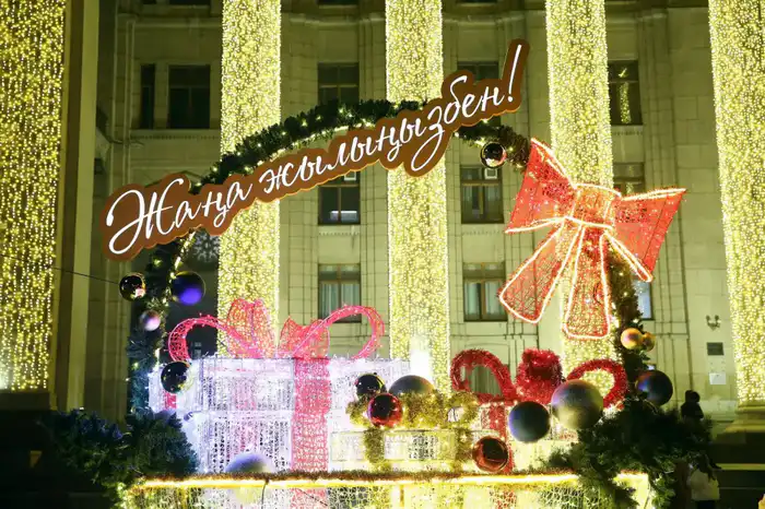 Алматы по-настоящему преобразился в преддверии новогодних праздников (3)