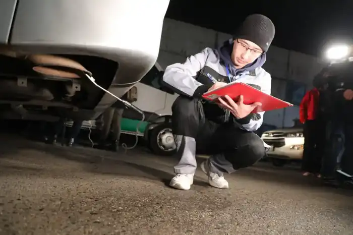 В Алматы провели проверку автотранспорта на соответствие нормам выбросов (5)