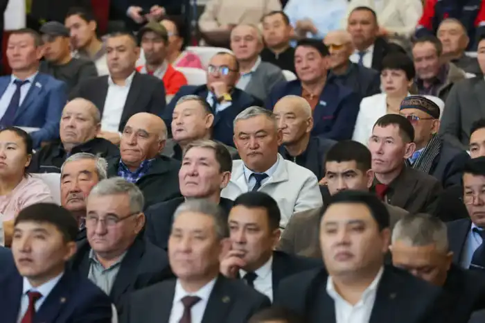 Ербол Карашукеев провёл встречу с жителями Сарысуского района (3)