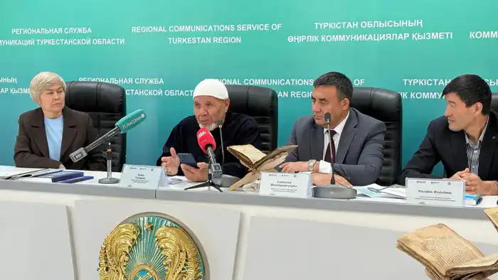 В ТУРКЕСТАНЕ НАЙДЕНА ДРЕВНЯЯ РУКОПИСЬ «ДИВАНИ ХИКМЕТ» ЯСАУИ (2)