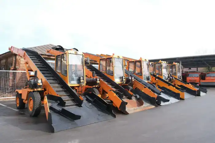 В Алматы завершают сезон мойки улиц и начинают подготовку к зимним осадкам и гололеду (3)