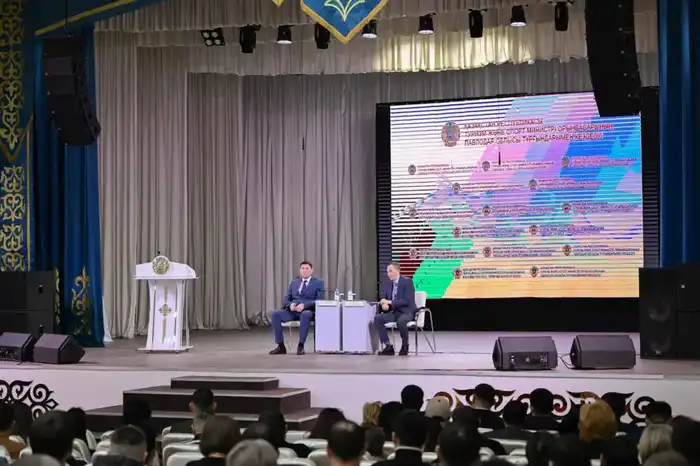 Серик Жарасбаев провёл встречу с населением Павлодарской области (8)