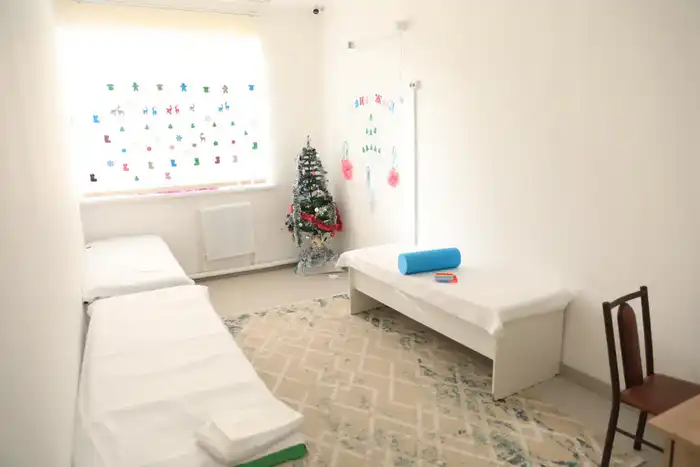 Асхат Шахаров поздравил детей с Новым годом в социальном центре и детской больнице (5)