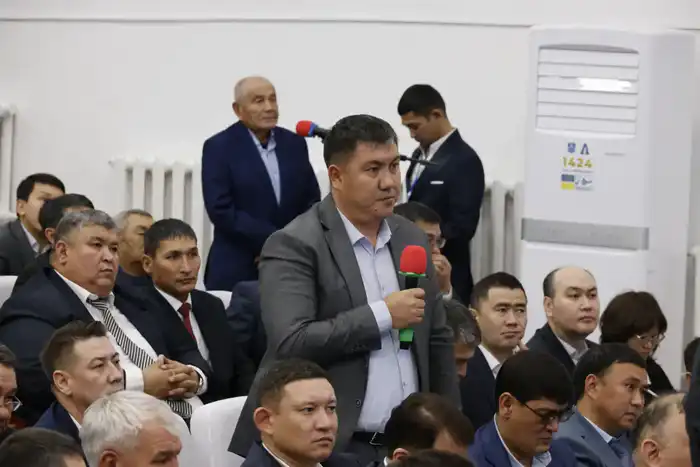 Бейбит Исабаев поручил уделить особое внимание качеству строящихся дорог в Аксуском районе (4)