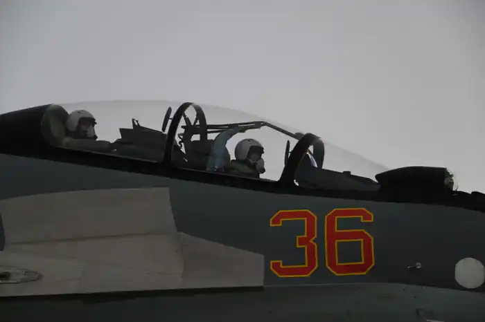 Военные летчики посвятили учебно-тренировочные полеты выдающемуся полководцу Бауыржану Момышулы (4)