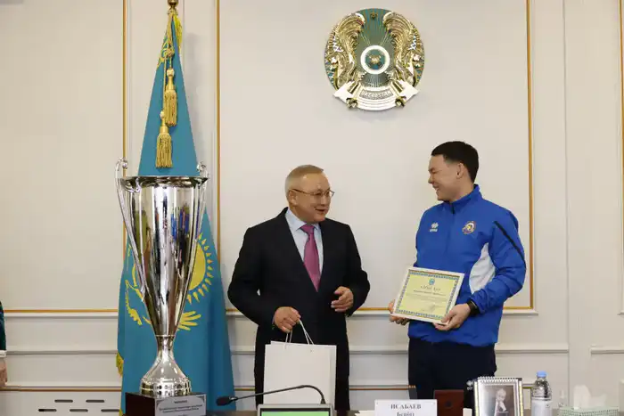Бейбит Исабаев встретился с обладателями Кубка страны – мужской волейбольной команды «Жетісу» (4)