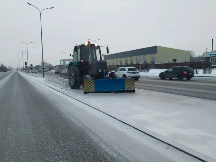 Более 1 300 единиц спецтехники задействованы в снегоуборке в Астане (7)
