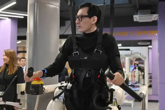 Президент осмотрел Центр инклюзивного спорта (3)