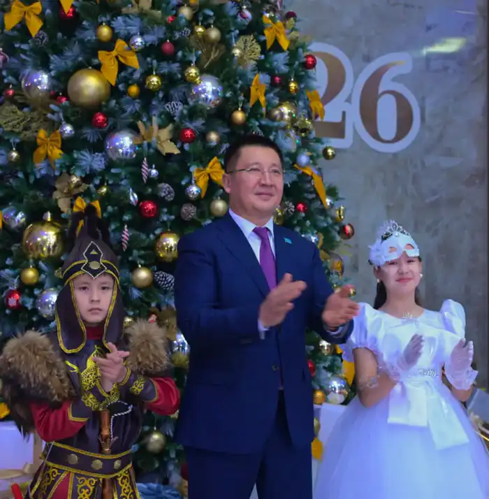 В Павлодаре состоялась новогодняя елка акима области (2)