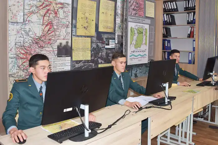 В Военном институте Сухопутных войск открыли учебный класс имени Бауыржана Момышулы (2)