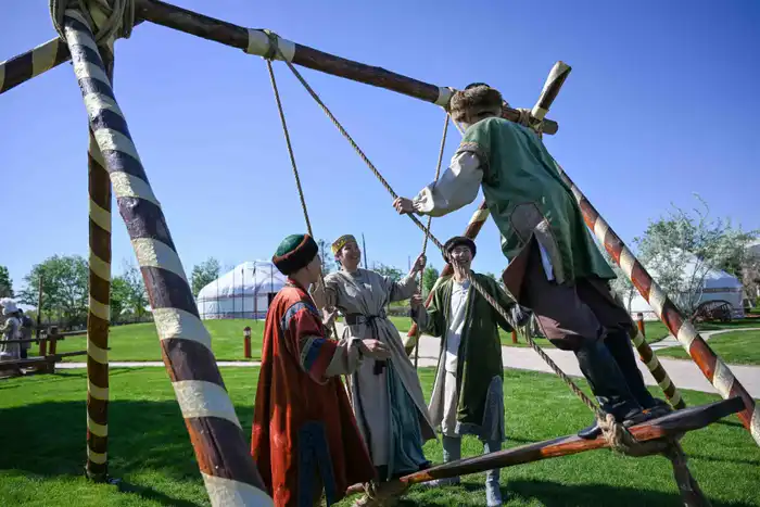 В ТУРКЕСТАНСКОЙ ОБЛАСТИ УЛУЧШИЛАСЬ ТУРИСТИЧЕСКАЯ ИНФРАСТРУКТУРА И ВЫРОСЛО ЧИСЛО ИНОСТРАННЫХ ТУРИСТОВ (9)