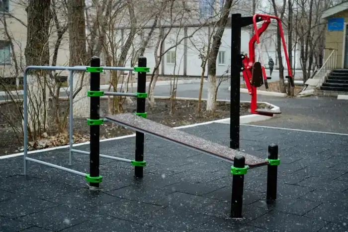 В Астане открылась спортивная воркаут-зона для молодежи (8)