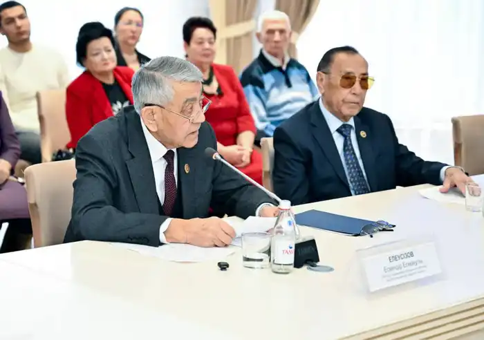 В области прошел ежегодный форум, посвященный укреплению национального единства и сохранению духовных ценностей (8)