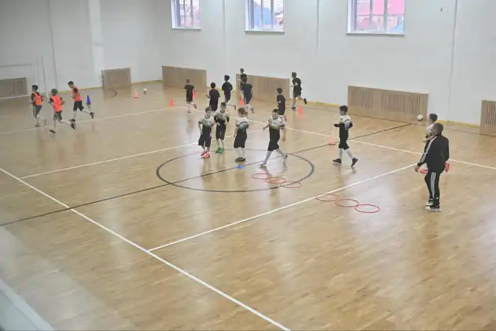 Новая ледовая арена открылась в микрорайоне Жас Өркен (8)