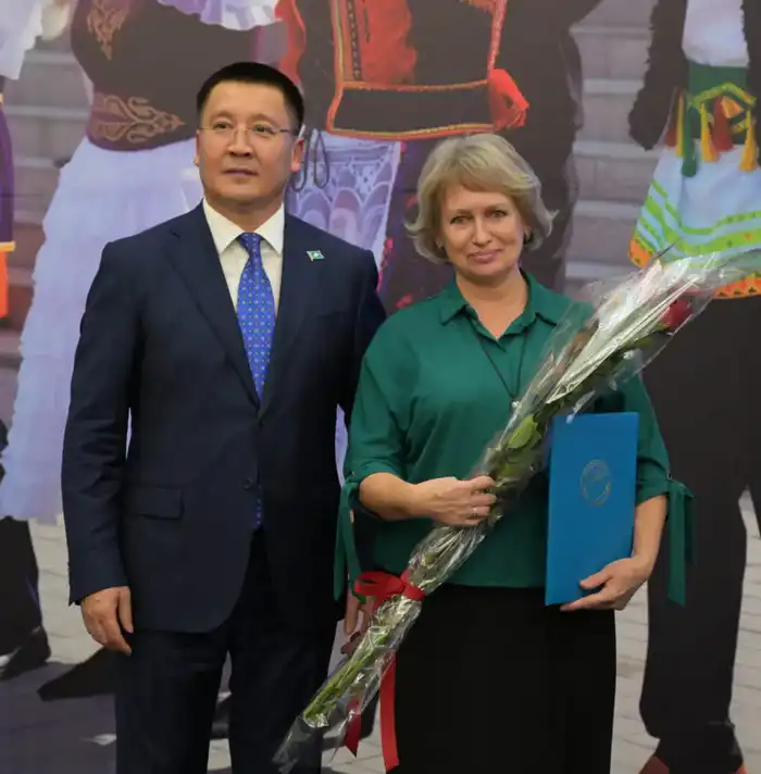 В рамках празднования 30-летия Ассамблеи народа Казахстана, в Доме дружбы состоялся этнофорум «Казахстан-страна единства» с участием акима области Асаина Байханова (4)