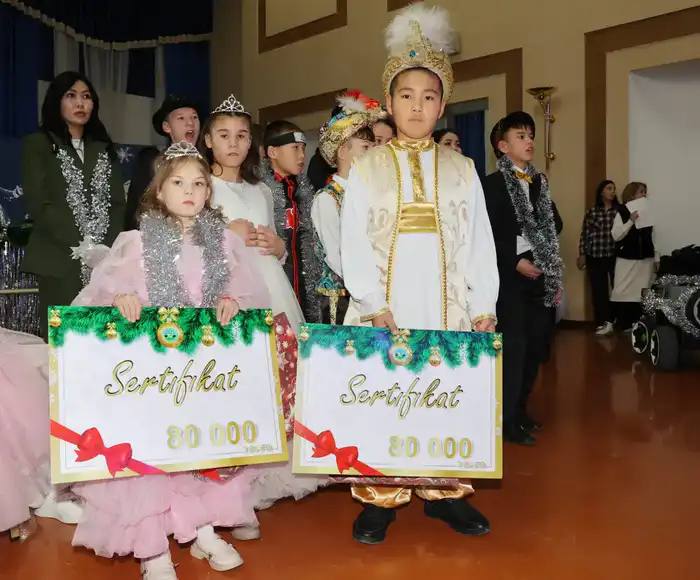 Новогодняя ёлка акима Жамбылской области прошла в Таразе (6)