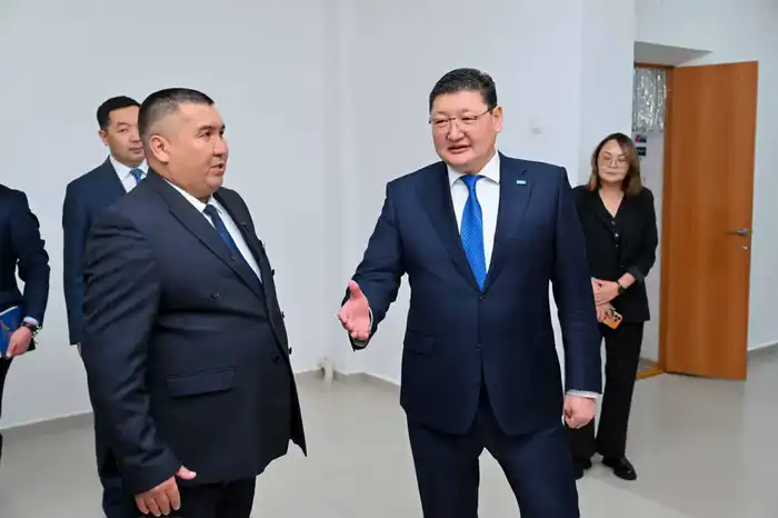 Аким области в преддверии Нового года посетил специальные школы-интернаты и Центр поддержки детей (3)