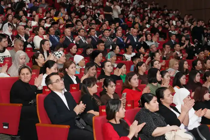 В ТУРКЕСТАНЕ СОСТОЯЛАСЬ ПРЕМЬЕРА МЮЗИКЛА «СВЕТ» НОВОГО ИНКЛЮЗИВНОГО ТЕАТРА «ДАРА ҰРПАҚ» (2)