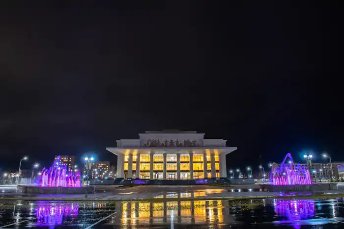 В области Жетісу драматическому театру им. Б. Римовой присвоен академический статус (3)