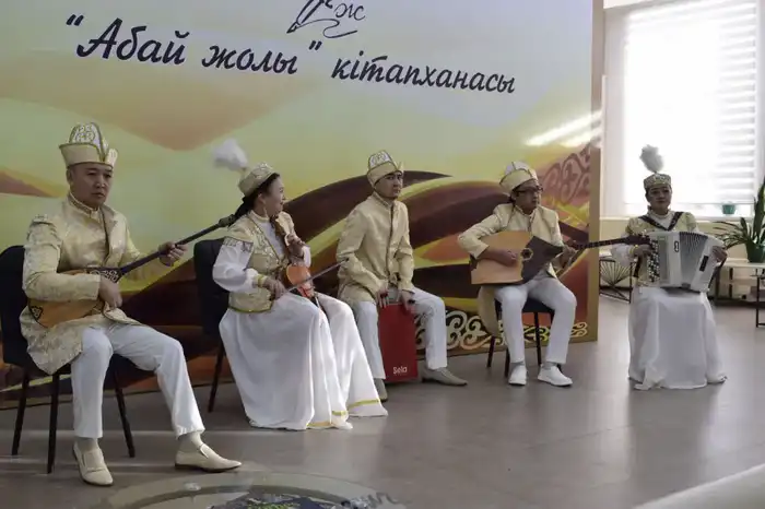 В рамках проекта «Библиотека Абай жолы» вышло 25 книг 19 авторов (5)