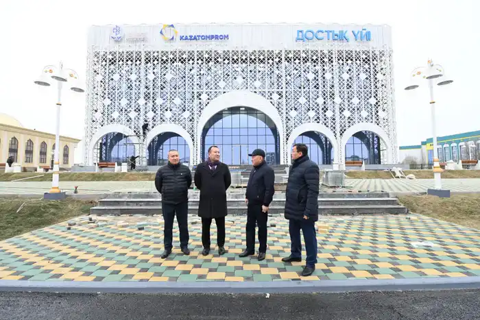 Работы на строительных площадках продолжаются (7)