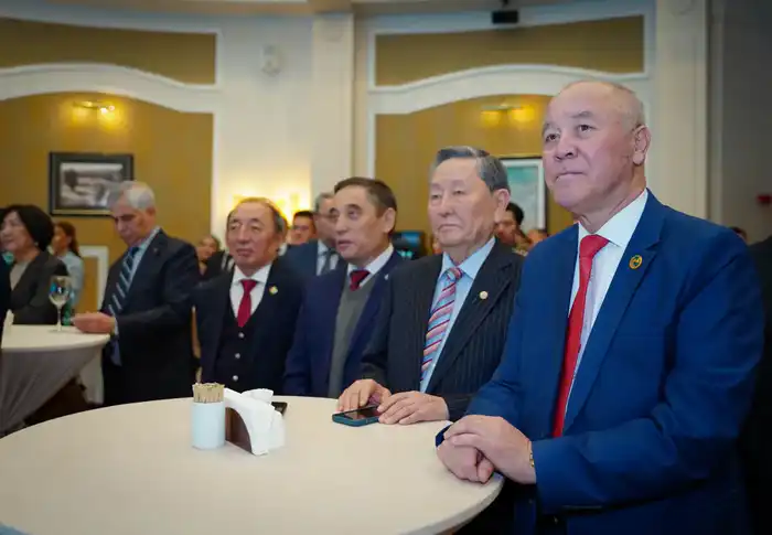 В Астане состоялось торжественное мероприятие, посвящённое 15-летию Тюркской академии (6)