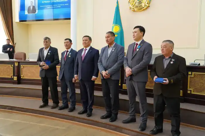 Государственные награды получили лучшие представители рабочих профессий (7)