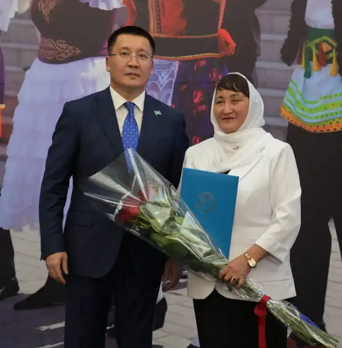 В рамках празднования 30-летия Ассамблеи народа Казахстана, в Доме дружбы состоялся этнофорум «Казахстан-страна единства» с участием акима области Асаина Байханова (5)