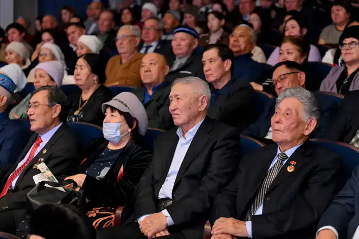 В Семее прошел вечер памяти поэта Несіпбека Айтұлы «Сәуле ғұмыр», посвященный его 75-летию (7)