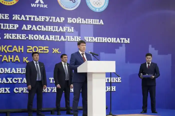 В Астане стартовал чемпионат страны по тяжелой атлетике (9)
